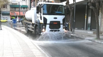 Μεγάλη επιχείρηση απολύμανσης και καθαριότητας στον Άγιο Παντελεήμονα