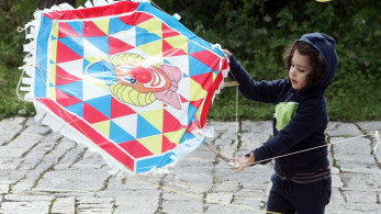 Καθαρά Δευτέρα: Στη γειτονιά το πέταγμα χαρταετού