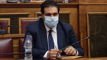 Θ. Λιβάνιος: Το κεφάλι έξω από την άμμο