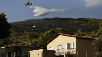 Υπό μερικό έλεγχο η πυρκαγιά στη Μάνδρα – Φωτιά στο Μαρκόπουλο