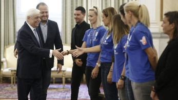 Τις αθλήτριες της εθνικής μπάσκετ κωφών τίμησε ο ΠτΔ