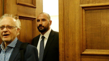 Προσπαθούν να “φιμώσουν” τον Φρουζή για να καλύψουν τη σκευωρία της Novartis