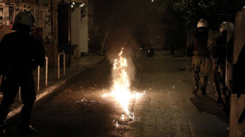 Πεδίο μάχης τη νύχτα τα Εξάρχεια- Δακρυγόνα στο ΒΟΞ, προσαγωγές και τραυματίας