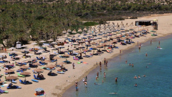 Ανοιχτές οι οργανωμένες παραλίες από το Σάββατο – Τι γίνεται με το άνοιγμα όλων των δραστηριοτήτων