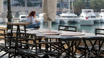 Ανοίγει η εστίαση: Πώς θα λειτουργήσουν καφέ και εστιατόρια