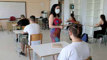 Πανελλαδικές: Με SMS στο κινητό των υποψηφίων τα αποτελέσματα