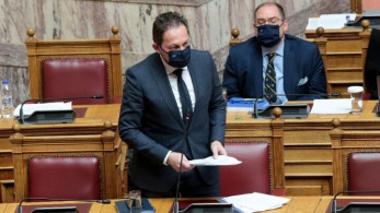 Μικρότερη η μείωση των δημοτικών και περιφερειακών συμβούλων – Νομοτεχνικές βελτιώσεις Πέτσα
