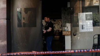 Βίντεο από την επίθεση στα μαγαζιά της συζύγου του ανέβασε ο Χαρδαλιάς: “Άνανδρα θρασίμια”