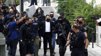 Νεορατσιστές και νεοσεξιστές των… Γλυκών Νερών