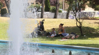 Καιρός: “Καμίνι” και πάλι η χώρα-Στους 39 βαθμούς η θερμοκρασία
