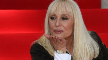 Χιλιάδες θαυμαστές αποχαιρέτισαν τη “θεά” τους, Ραφαέλα Καρά, σε λαϊκό προσκύνημα