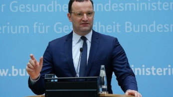 Υπουργός Υγείας Γερμανίας: Το καλοκαίρι θα υπάρξει “εμβολιαστικό ρεύμα”