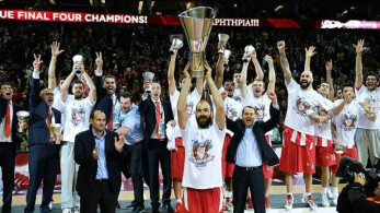 Παλαίμαχοι Μπασκετμπολίστες Ολυμπιακού: «Βασίλη είσαι ένας από εμάς!»