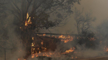 Αχαΐα: Η φωτιά κινείται σε μη οικιστικούς ιστούς