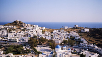 Χρυσοχοΐδης: Ορατός ο κίνδυνος να «κλείσει» η Ίος – Προβληματίζουν τα «κόκκινα» νησιά