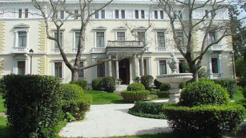 Νίκος Γ. Σακελλαρόπουλος: Ο εκφυλισμένος εορτασμός για την αποκατάσταση της Δημοκρατίας