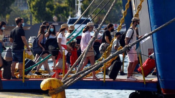 Κορωνοϊός: Ανησυχία για την επιστροφή από τα “κόκκινα” νησιά-Σημαντικό το self test