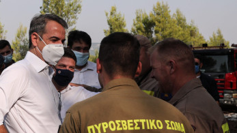Μητσοτάκης από Βαρυμπόμπη:  Δόξα τω Θεώ δεν είχαμε απώλεια ζωής – Οι κρίσιμες υποδομές μας άντεξαν
