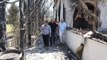 Στις 77 οι πληγείσες επιχειρήσεις από την μεγάλη πυρκαγιά στη Βαρυμπόμπη