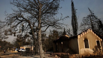 Η επόμενη μέρα στη Βαρυμπόμπη: “Ντυμένη” σε γκρι και μαύρο