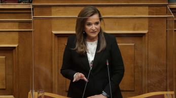 Στα κάγκελα οι ψεκασμένοι “συριζοδεξιοί” για τη στάση της Ντόρας