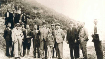 Ο 7χρονος Μίκης Θεοδωράκης στα βουνά του Ζαγορίου