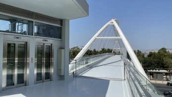 Παραδίδεται σήμερα η πεζογέφυρα στην Ποσειδώνος