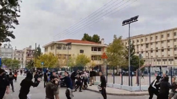Νέα επεισόδια στο ΕΠΑΛ Σταυρούπολης: Κουκουλοφόροι επιτέθηκαν με πέτρες και κροτίδες σε φοιτητές