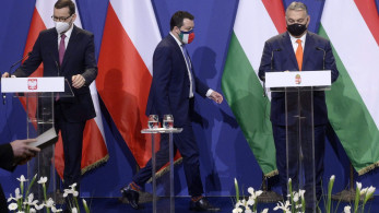 Η «κεντροδεξιά» των Σαλβίνι και Όρμπαν δεξιότερα του ΕΛΚ