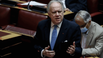 Κηδεία Φώφης Γεννηματά: Λιποθύμησε ο Γιώργος Κατρούγκαλος μέσα στη Μητρόπολη