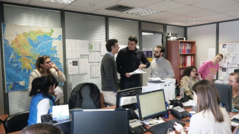 Στο Κέντρο Επιχειρήσεων του ΕΟΔΥ ο Βασίλης Κικίλιας