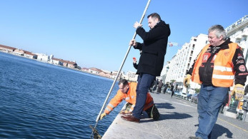 Θεσσαλονίκη: «Ψάρεψαν» 50 ηλεκτρικά πατίνια από τον Θερμαϊκό