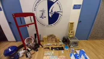 Εξαρθρώθηκε, στην Αθήνα, σπείρα με 21,5 κιλά ηρωίνης