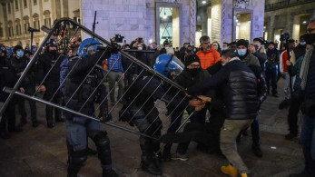 Ιταλία: 11.555 κρούσματα, 49 θάνατοι και επεισοδιακές διαδηλώσεις αντιεμβολιαστών