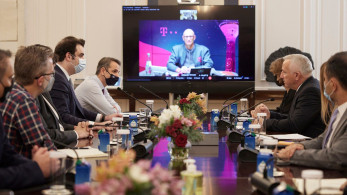 Συνάντηση Μητσοτάκη με στελέχη Deutsche Telekom: Νέες επενδύσεις άνω των 3 δισ. ευρώ