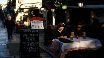 Συναγερμός για την Omicron: Φόβοι για 3.500 κρούσματα τα Φώτα