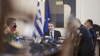 Εκλογές 2023 - Το υπουργείο Οικογένειας και τα... υπουργικά κοστούμια