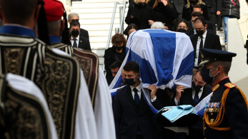 Ηταν όλοι εκεί για το ύστατο χαίρε στον Κάρολο Παπούλια (pics)