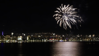 Με βροχή από πυροτεχνήματα υποδέχτηκε το 2022 η Θεσσαλονίκη