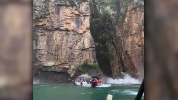 Βραζιλία: Τους δέκα έφτασαν οι νεκροί από την πτώση πελώριου βράχου σε τουριστικά σκάφη (vid)