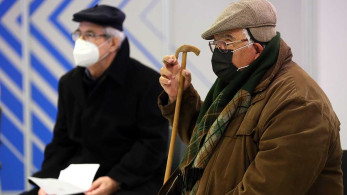 Σε έξαρση ο κορωνοϊός - Ποιοι πρέπει να κάνουν το επικαιροποιημένο εμβόλιο