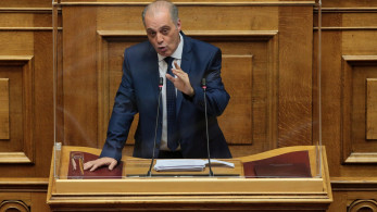 Κρεσέντο λαϊκισμού από τον Βελόπουλο
