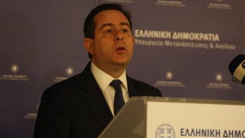 Τηλεφωνική επικοινωνία του υπουργού Μετανάστευσης με τον Πολωνό υφυπουργό Εσωτερικών