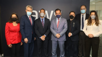Εγιναν τα εγκαίνια της Amazon στην Αθήνα – Πάιατ: Η Ελλάδα προσελκύει επενδύσεις