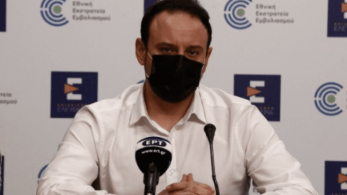 Γκ. Μαγιορκίνης: Έως το Πάσχα αναμένεται να καταργηθεί το πιστοποιητικό εμβολιασμού