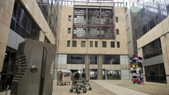 Αναστέλλονται οι άδειες διαμονής επενδυτικού σκοπού για Ρώσους πολίτες στην Ελλάδα