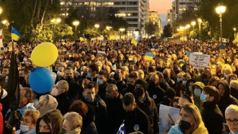 Εισβολή στην Ουκρανία: Μεγάλη συγκέντρωση στο Σύνταγμα υπέρ της Ειρήνης και κατά του Πούτιν