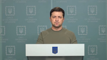 Εισβολή στην Ουκρανία-Νέο διάγγελμα Ζελένσκι: “Το κακό προσωποποιημένο μάς βομβαρδίζει”