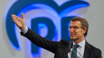 Ισπανία: Το «φαινόμενο Φεϊχό» κλονίζει την κυβέρνηση Σάντσεθ και η κεντροδεξιά επιστρέφει