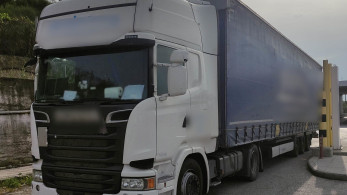 Από τους καρδιακούς παλμούς εντόπισαν κρυμμένους  σε φορτηγό μετανάστες
